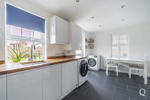 3 bedroom end of terrace house for sale, Adisham Green, Kemsley, Sittingbourne, Kent, ME10