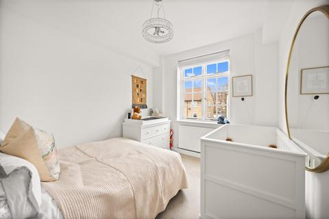 2 bedroom flat for sale, Cleve Road, South Hampstead NW6