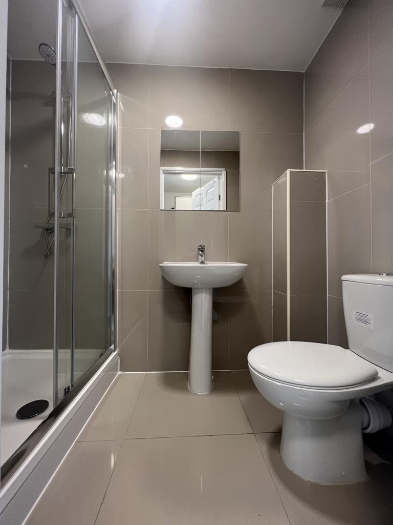 Ensuite In Room D