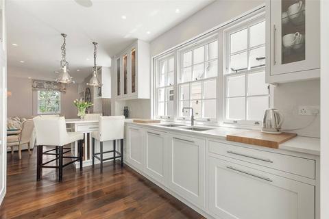 43 Elm Tree Road, London, NW8 9JR