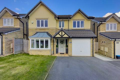 4 bedroom detached house for sale, Sunny Court, Batley