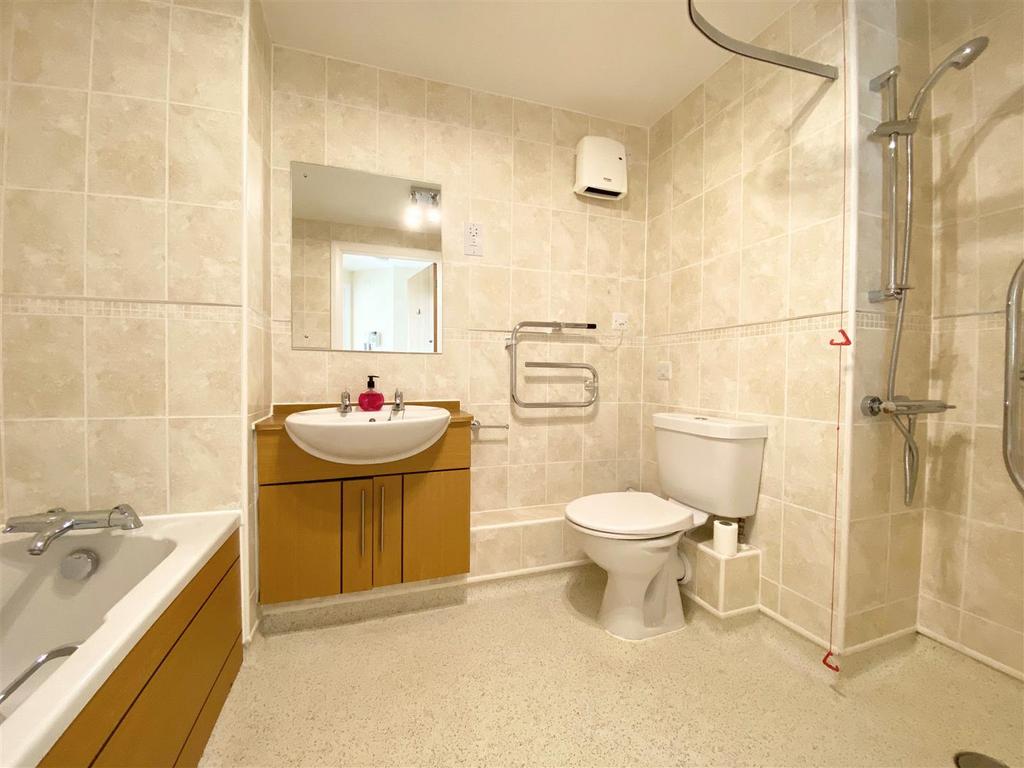 Bathroom.jpg