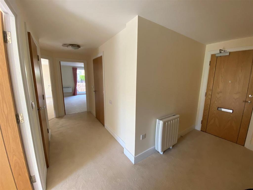 Entrance hall.jpg