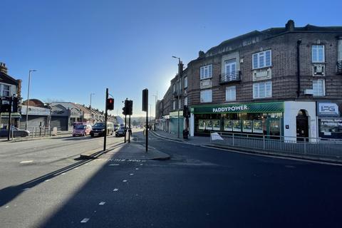 House for sale, Woodhouse Road, London N12