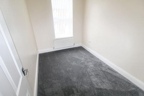 2 bedroom flat to rent, Park Road, Blyth, NE24