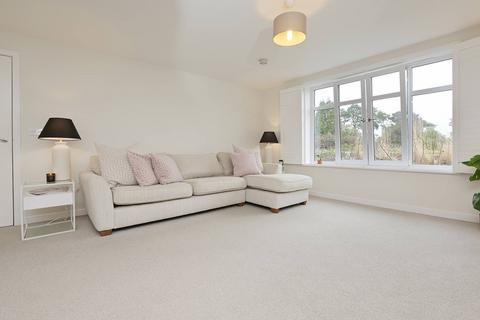 undefined, 4, 9 Cowgill Gardens, Liberton, Edinburgh, EH16 6FP
