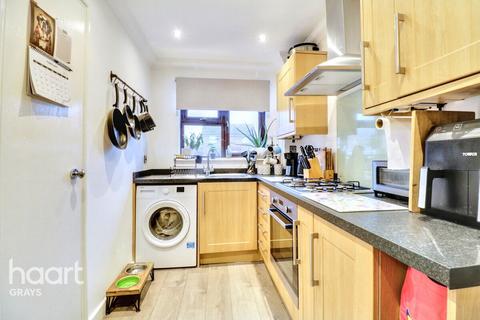 1 bedroom end of terrace house for sale, Curling Lane, Grays