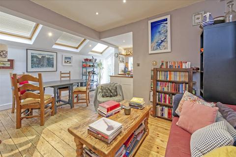 2 bedroom flat for sale, Shepherd's Bush W12 W12