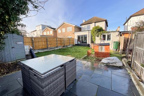undefined, Leigh-on-Sea SS9