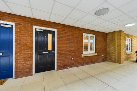 2 bedroom apartment for sale, Malmesbury Road, Chippenham , SN15 5LJ