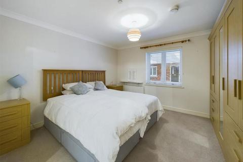 2 bedroom apartment for sale, Malmesbury Road, Chippenham , SN15 5LJ