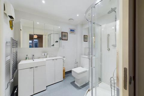 2 bedroom apartment for sale, Malmesbury Road, Chippenham , SN15 5LJ
