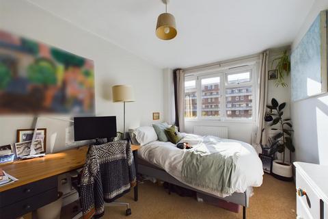 3 bedroom maisonette for sale, Weymouth Terrace, London E2