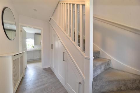 2 Lodge Way, Stevenage, SG2 8DB