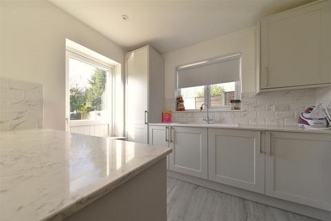 2 Lodge Way, Stevenage, SG2 8DB