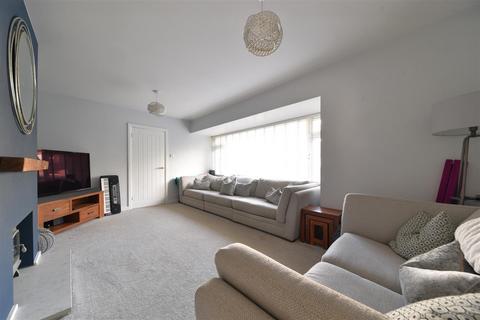 2 Lodge Way, Stevenage, SG2 8DB
