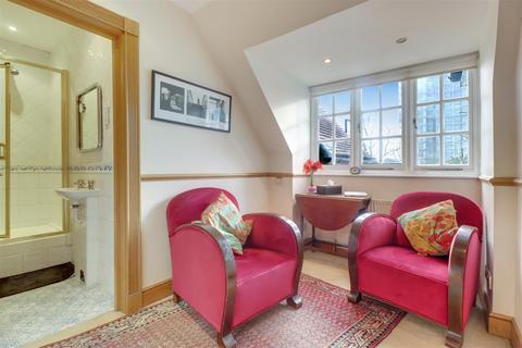 2 bedroom flat for sale, Eton Avenue, Belsize Park, London