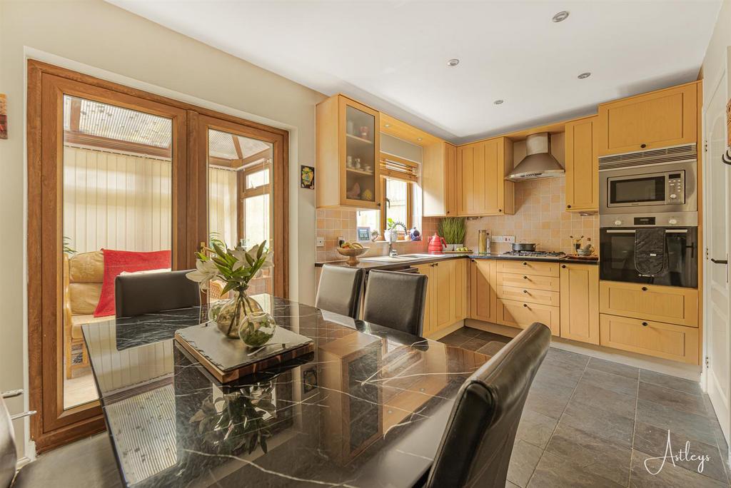 Kitchen/Dining Room