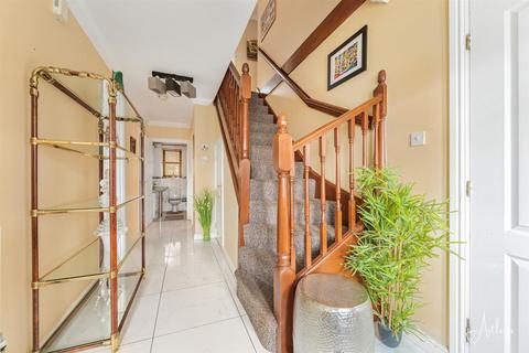 5 bedroom detached house for sale, Maes Sant Teilo, Llangyfelach, Swansea
