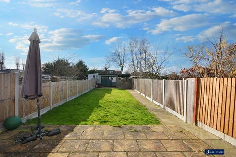 3 bedroom semi-detached house for sale, Harwood Avenue, Ardleigh Green, Hornchurch, RM11