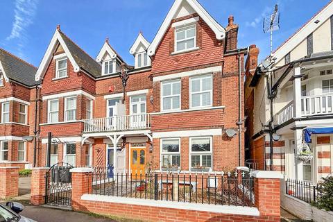 6 bedroom semi-detached house for sale, West Cliff Road, Broadstairs CT10