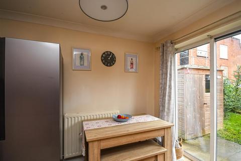 1 Park Avenue, Wombourne, Wolverhampton, WV5 0ND