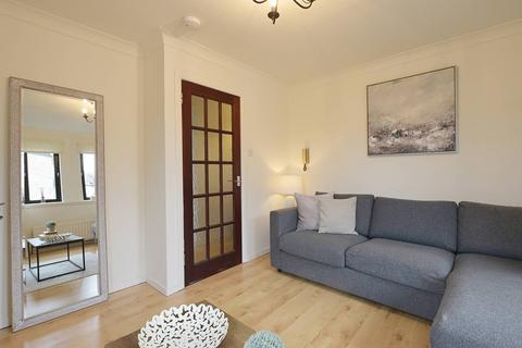 1/6 Boat Green, Edinburgh, EH3 5LL