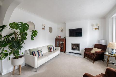 3 bedroom detached house for sale, Earlsbrook Road, Redhill, RH1