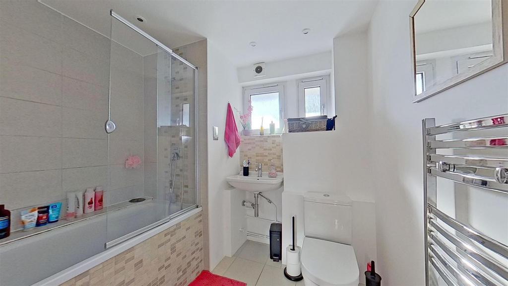 Winterfold-Close-Southfields-SW19-Bathroom.jpg