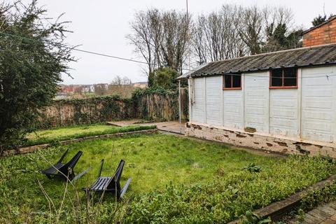 90 Henwick Road, Worcester, WR2 5NY