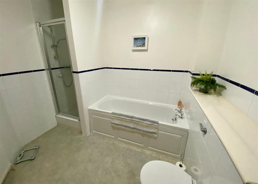 Bramleys Estate Agents - Kitson Hill - Mirfield (9