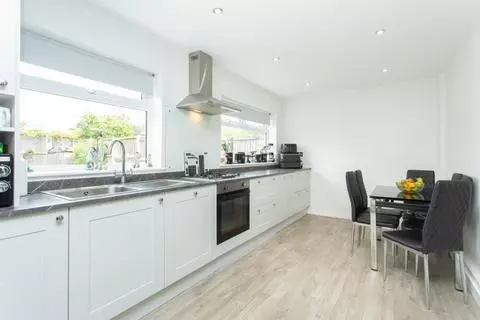 3 bedroom semi-detached house for sale – pohled 3