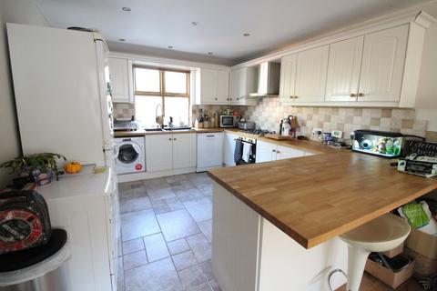 3 bedroom end of terrace house for sale, High Street, Steeton, Keighley, BD20