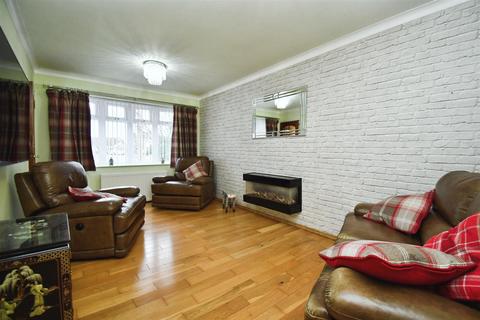 2 bedroom semi-detached bungalow for sale, Evergreen Drive, Hull