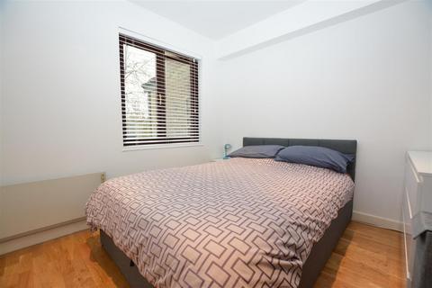 1 bedroom apartment to rent, Reynolds Close, Colliers Wood SW19