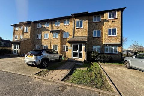 2 bedroom flat for sale, Waterfield Close, Belvedere DA17