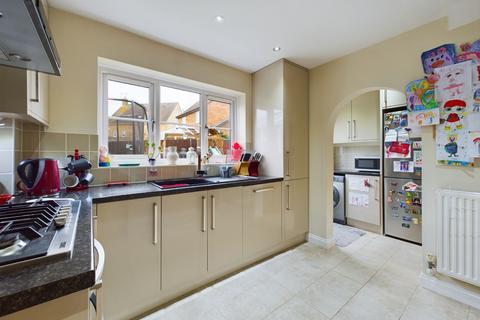 37 Clark Crescent, Towcester, NN12 7AG