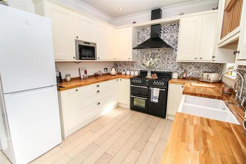 3 bedroom semi-detached house for sale, King Street, Bradford BD2