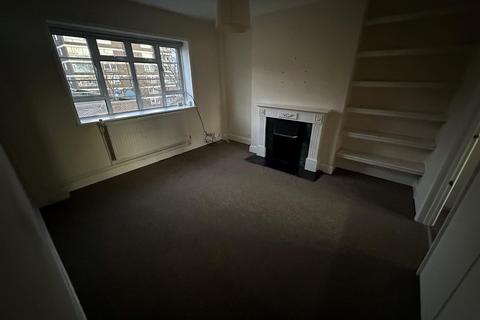 4 bedroom duplex to rent, Church Street Estate, London