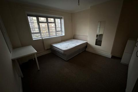 4 bedroom duplex to rent, Church Street Estate, London