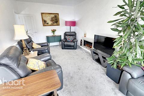 3 bedroom end of terrace house for sale, Oaks Lane, Newbury Park