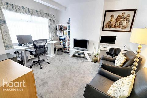 3 bedroom end of terrace house for sale, Oaks Lane, Newbury Park