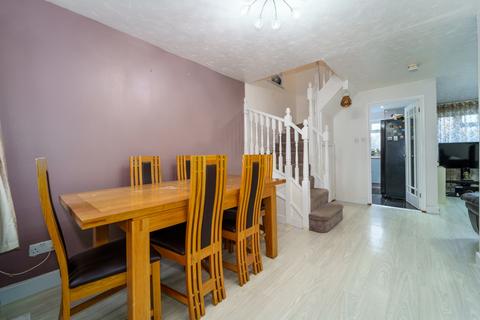 3 bedroom semi-detached house to rent, Pioneer Way, Watford, Hertfordshire, WD18