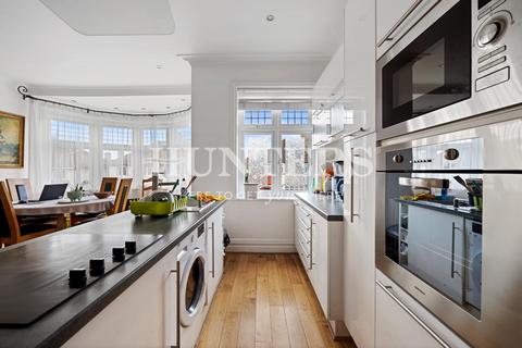 4 bedroom flat for sale, Heber Road, London