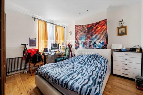 4 bedroom flat for sale, Heber Road, London