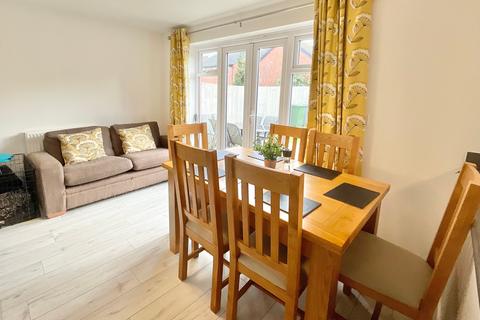 17 Badens Croft Road, Shavington, Crewe, CW2 5UA