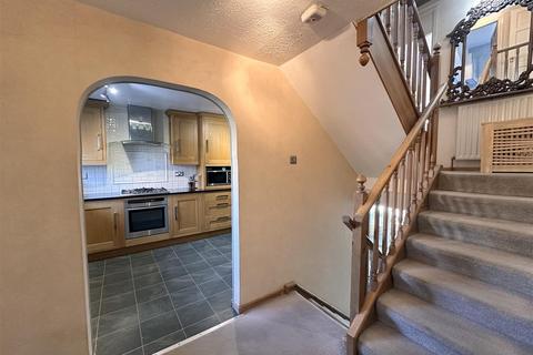 9 Howard Close, Leek, ST13 8JW
