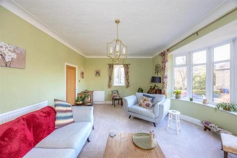 4 Dalewood Road, Sheffield, S8 0EB