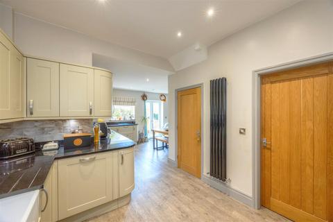 4 Dalewood Road, Sheffield, S8 0EB