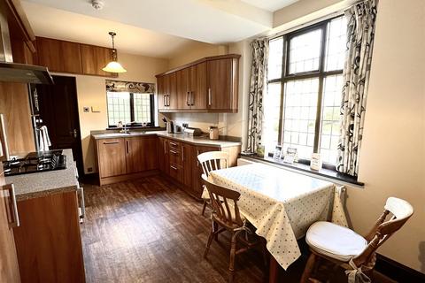 4 bedroom detached house for sale, Cheadle Road Leek